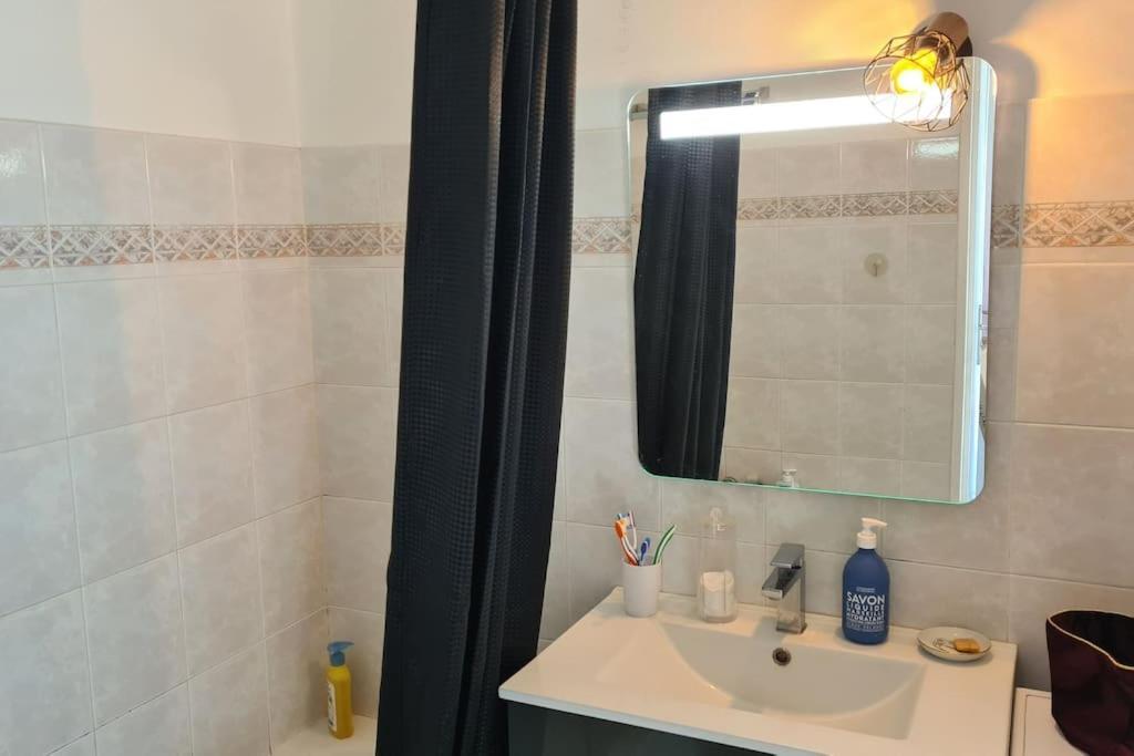 Appartement Vue Mer Sur Les Hauteurs De Nizza Esterno foto