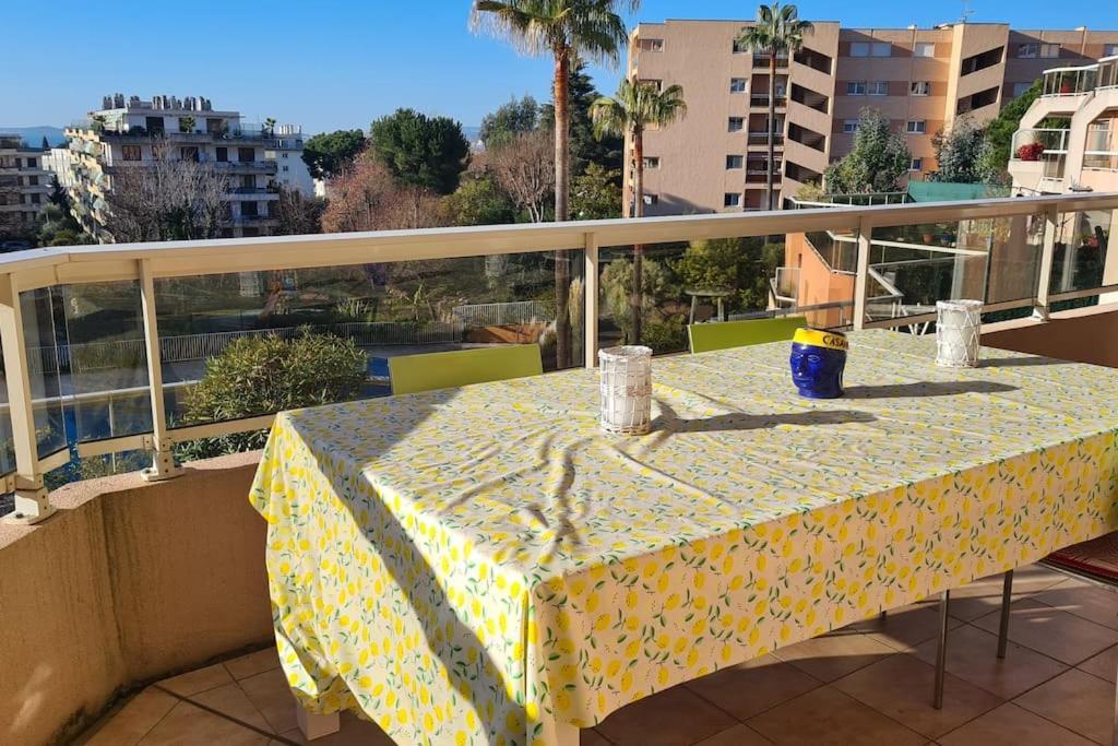 Appartement Vue Mer Sur Les Hauteurs De Nizza Esterno foto