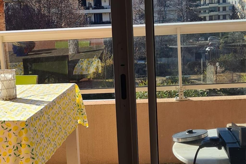 Appartement Vue Mer Sur Les Hauteurs De Nizza Esterno foto
