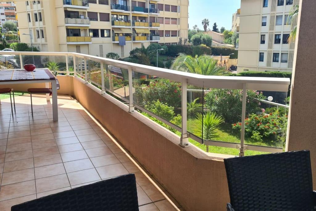 Appartement Vue Mer Sur Les Hauteurs De Nizza Esterno foto