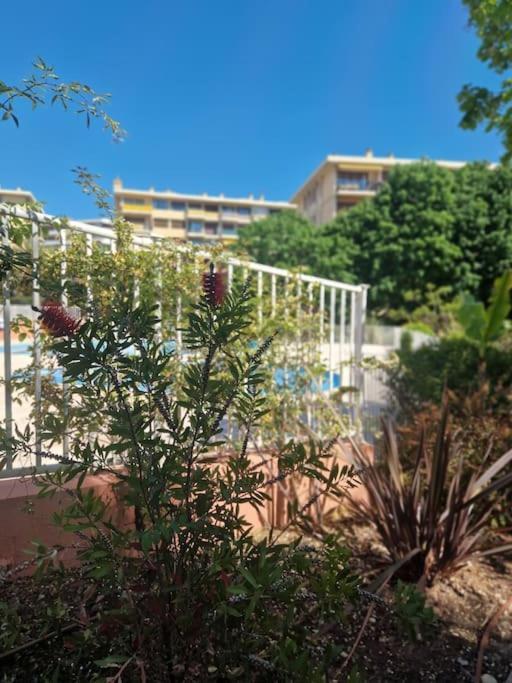 Appartement Vue Mer Sur Les Hauteurs De Nizza Esterno foto