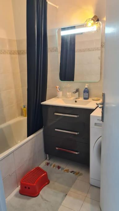 Appartement Vue Mer Sur Les Hauteurs De Nizza Esterno foto